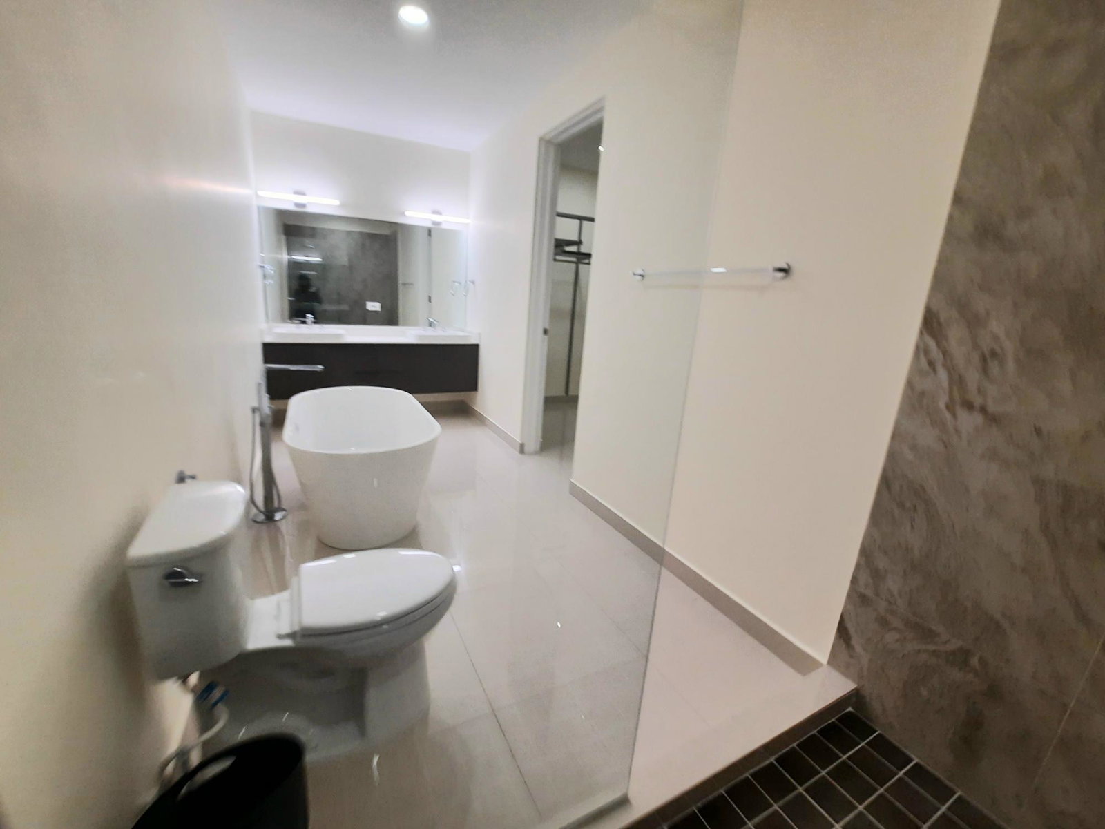 Eleventh image of 303-27-29 Millsborough Avenue, Kgn in Kingston 6, St. Andrew, Jamaica - property is For Sale