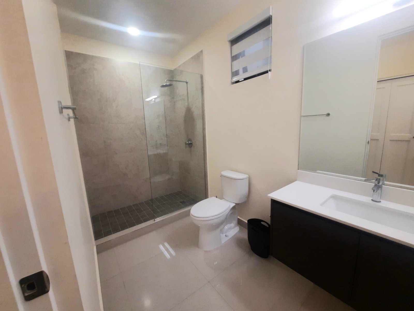 Thirteenth image of 303-27-29 Millsborough Avenue, Kgn in Kingston 6, St. Andrew, Jamaica - property is For Sale