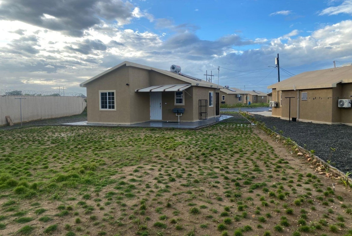Twelfth image of 636 Phoenix Park Village in Greater Portmore, St. Catherine, Jamaica - property is For Rent