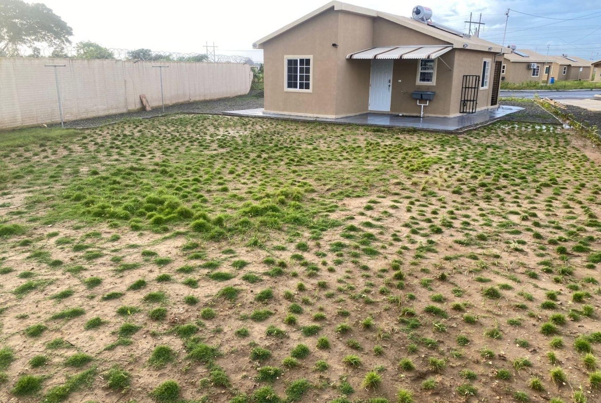 Eighth image of 636 Phoenix Park Village in Greater Portmore, St. Catherine, Jamaica - property is For Rent