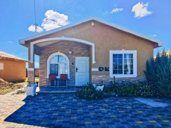 First image of 32 Tamarind Crescent in Phoenix Park, St. Catherine, Jamaica - property is For Sale