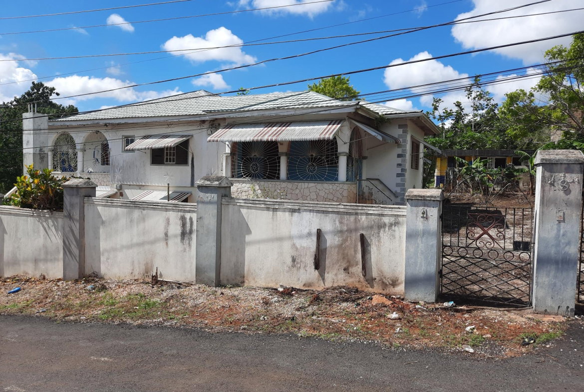 Second image of Royal Flat, Manchester in Mandeville, Manchester, Jamaica - property is For Sale