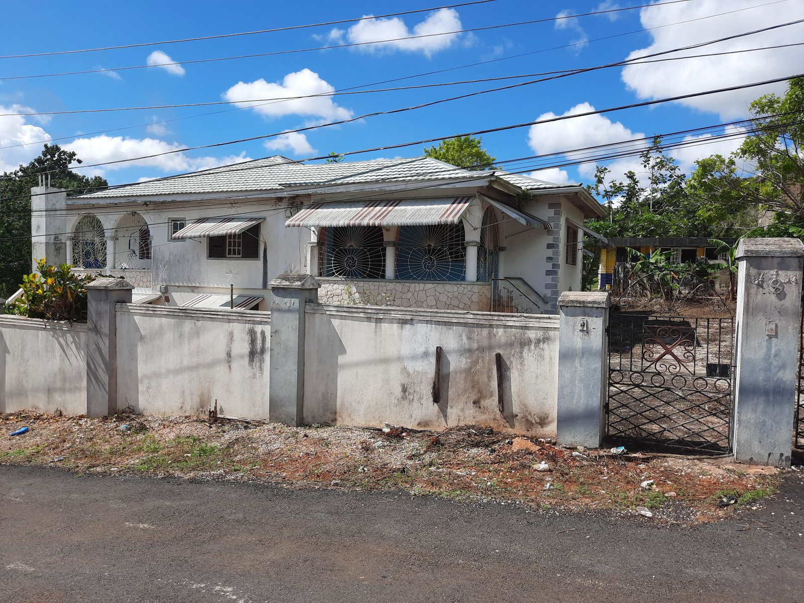 Spacious-6-Bedroom-House-for-Sale-in-Royal-Flat-Manchester Second image of Royal Flat, Manchester in Mandeville, Manchester, Jamaica - property is For Sale