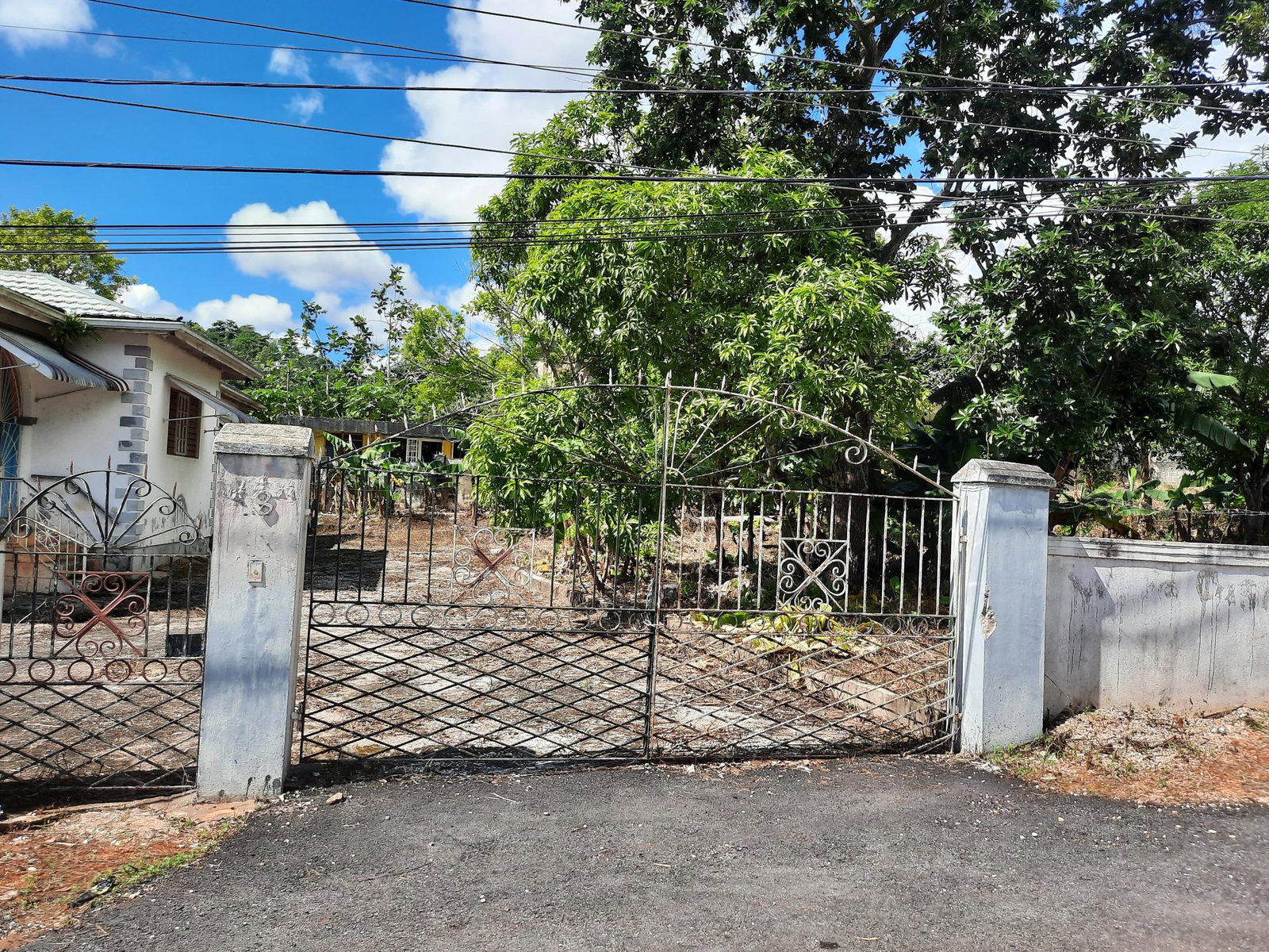 Spacious-6-Bedroom-House-for-Sale-in-Royal-Flat-Manchester Third image of Royal Flat, Manchester in Mandeville, Manchester, Jamaica - property is For Sale