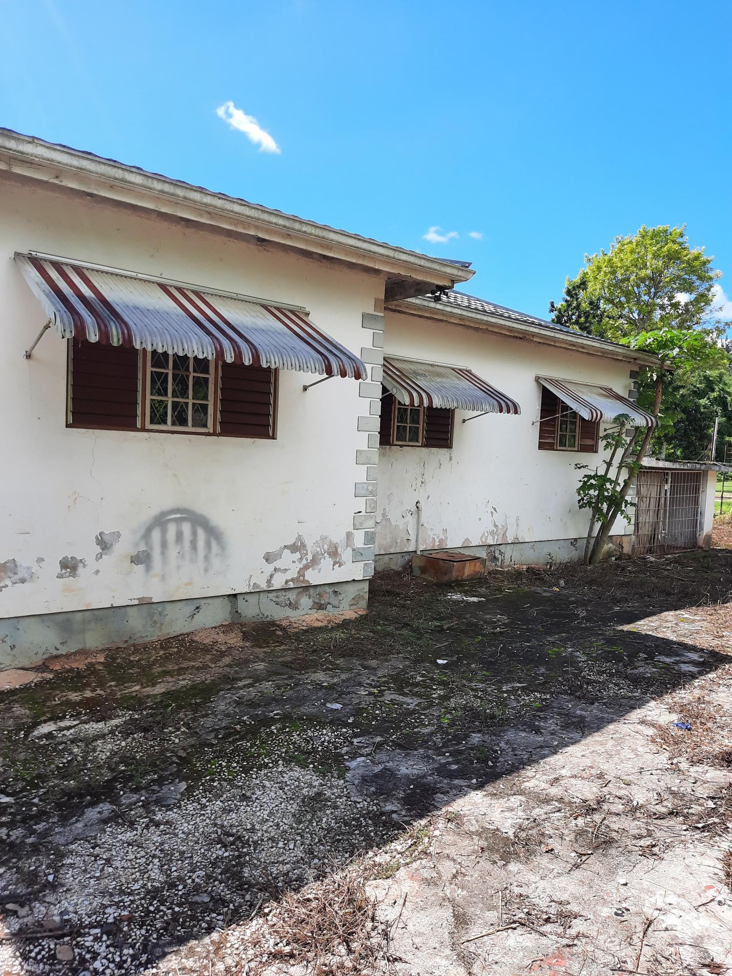 Spacious-6-Bedroom-House-for-Sale-in-Royal-Flat-Manchester Fourth image of Royal Flat, Manchester in Mandeville, Manchester, Jamaica - property is For Sale