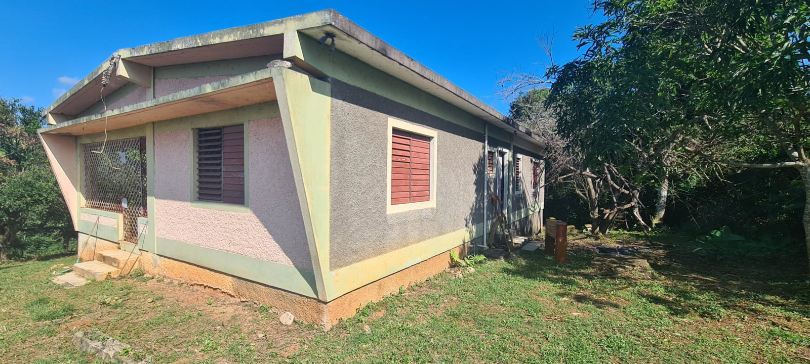 Spacious-Fixer-Upper-Home-for-Sale-in-Cheesefield-Linstead Second image of Cheesefield in Cheesefield, St. Catherine, Jamaica - property is For Sale
