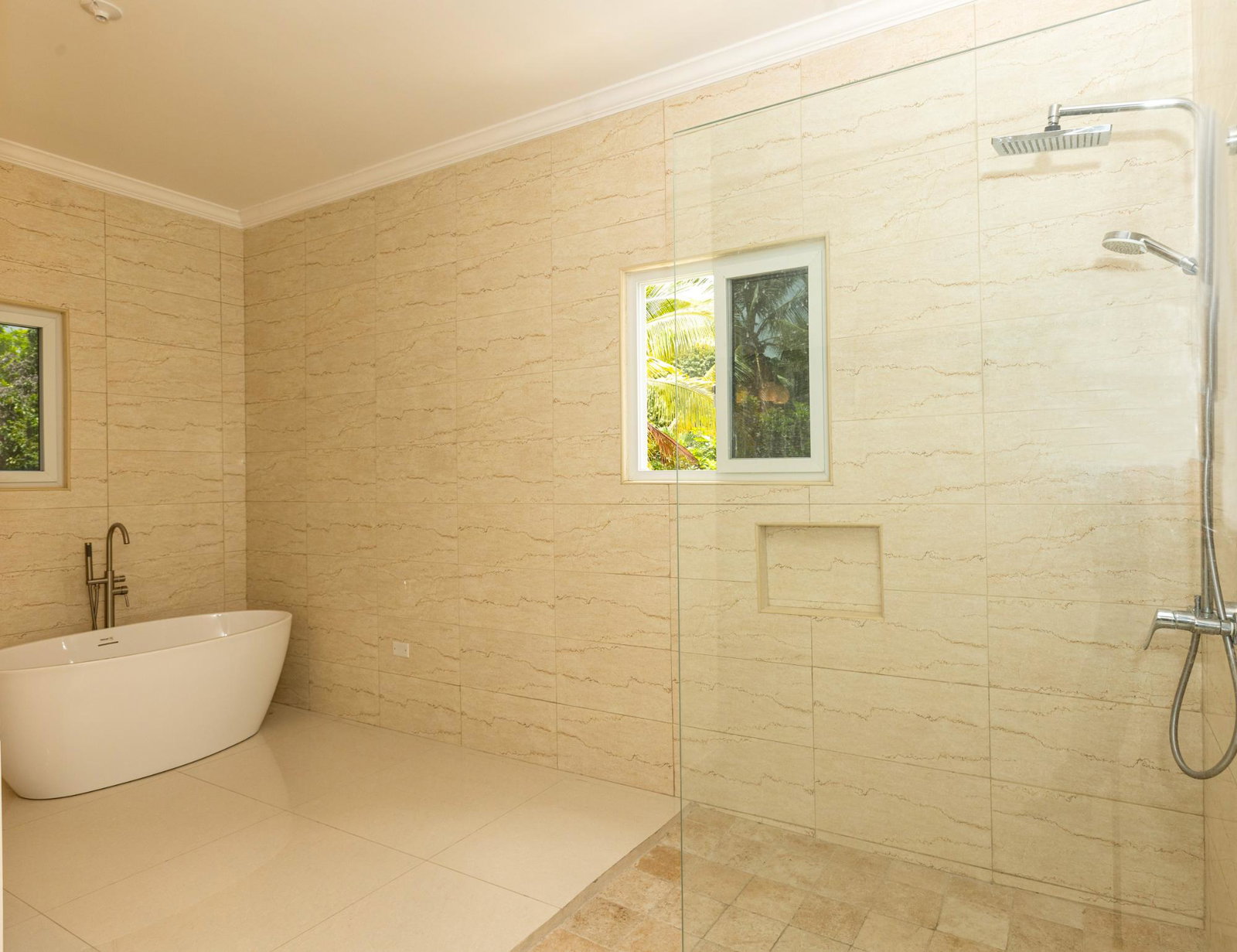 Eleventh image of 5b-10 Russell Heights in Kingston 8, St. Andrew, Jamaica - property is For Rent