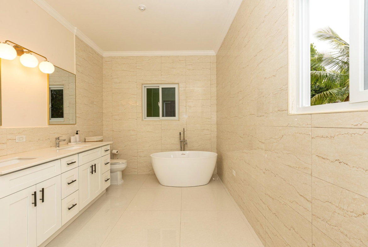 Tenth image of 5b-10 Russell Heights in Kingston 8, St. Andrew, Jamaica - property is For Rent