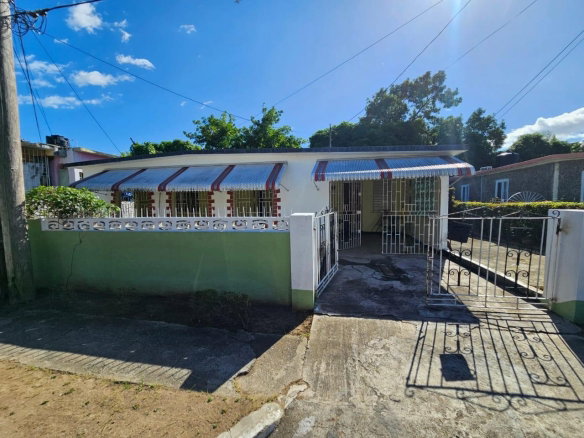 First image of 84-16 Riverside Drive, Ensom cl in Ensom Pen, St. Catherine, Jamaica - property is For Sale