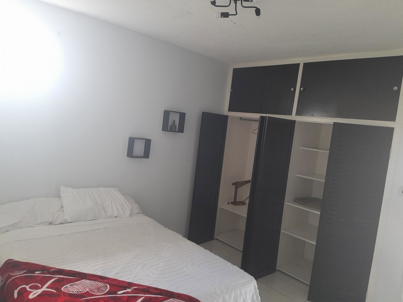 Seventh image of d- Jacks Hill, 4b Skyline cl in Kingston 6, St. Andrew, Jamaica - property is For Rent