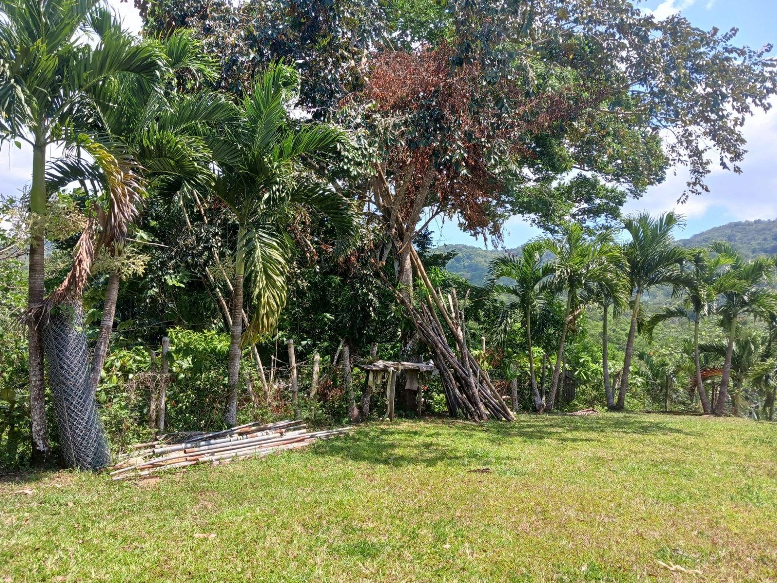Stunning-2-Bedroom-House-for-Sale-in-Golden-River-Jamaica Fifth image of Golden River in Red Hills, St. Andrew, Jamaica - property is For Sale