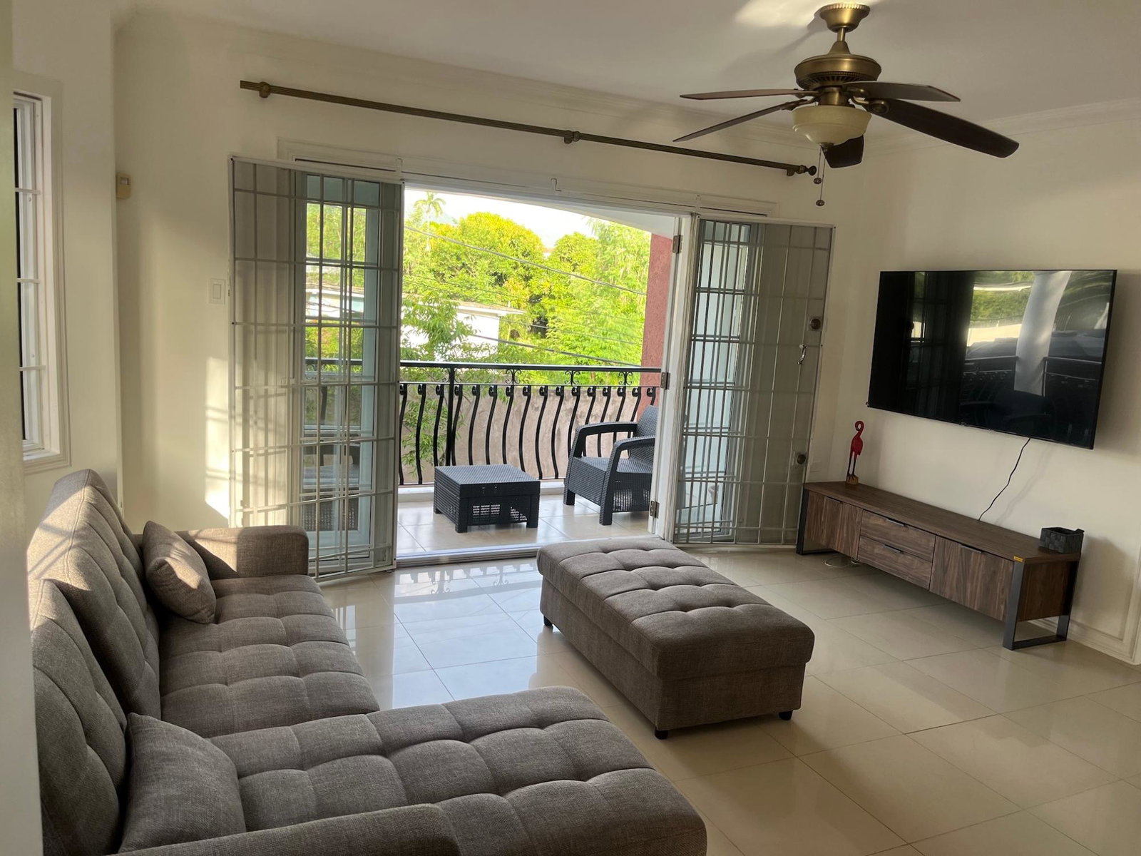 Stunning-3-Bedroom-Apartment-for-Rent-in-Kingston-6-St.-Michaels-Riviera Eleventh image of D104-3 St.michael's Terrace in Kingston 6, St. Andrew, Jamaica - property is For Rent