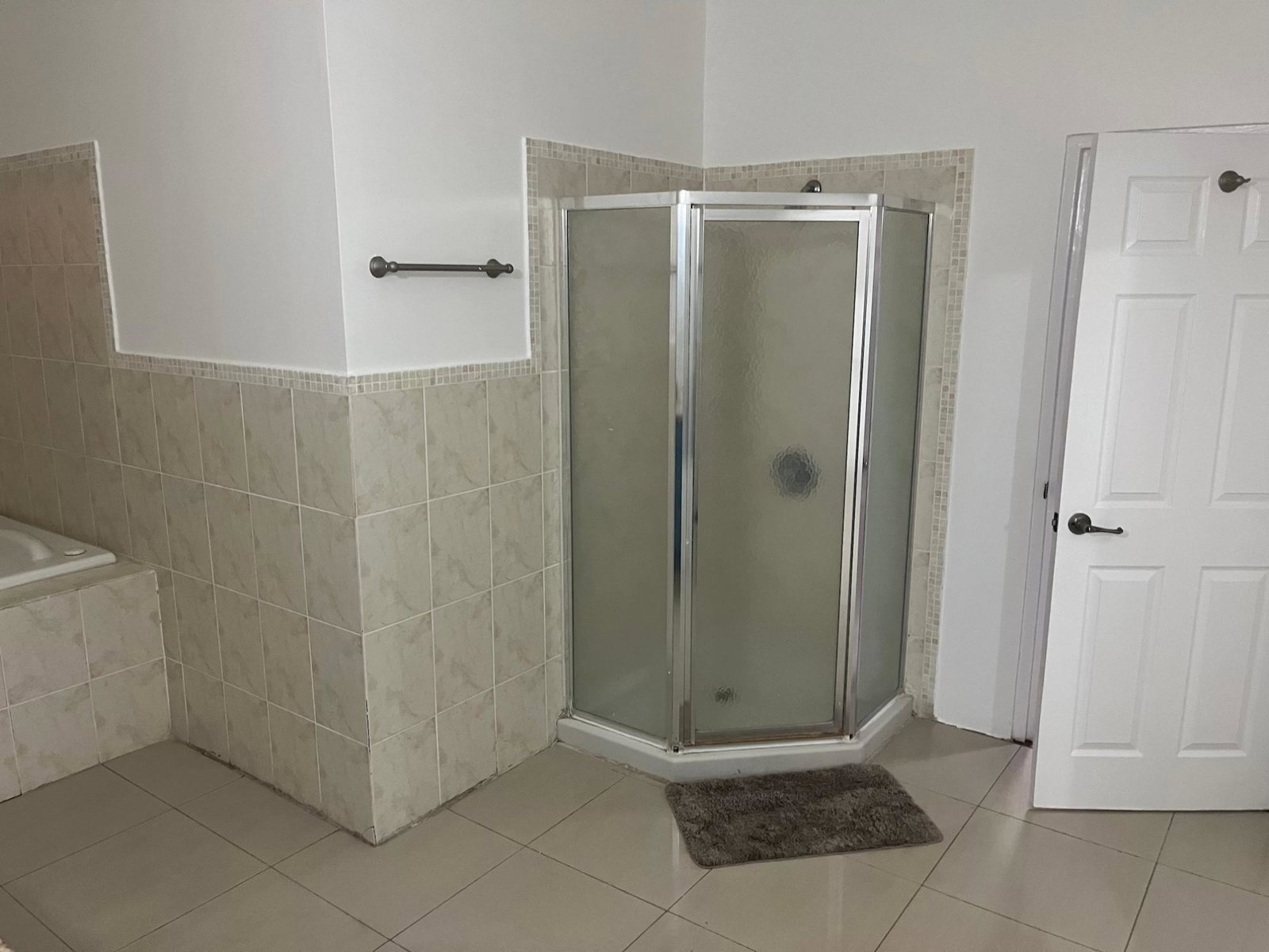 Stunning-3-Bedroom-Apartment-for-Rent-in-Kingston-6-St.-Michaels-Riviera Eighteenth image of D104-3 St.michael's Terrace in Kingston 6, St. Andrew, Jamaica - property is For Rent