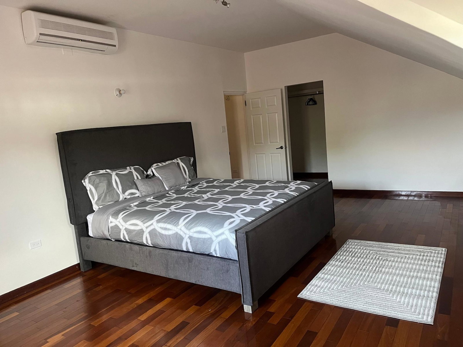 Stunning-3-Bedroom-Apartment-for-Rent-in-Kingston-6-St.-Michaels-Riviera Twenty-Second image of D104-3 St.michael's Terrace in Kingston 6, St. Andrew, Jamaica - property is For Rent