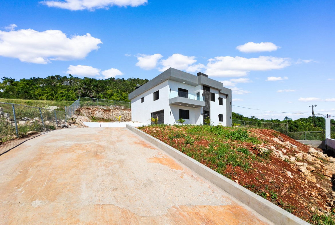Second image of Ballards Valley in Ballards Valley, St. Elizabeth, Jamaica - property is For Sale