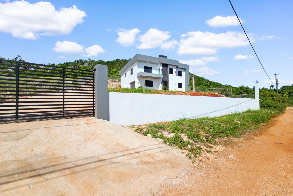 First image of Ballards Valley in Ballards Valley, St. Elizabeth, Jamaica - property is For Sale