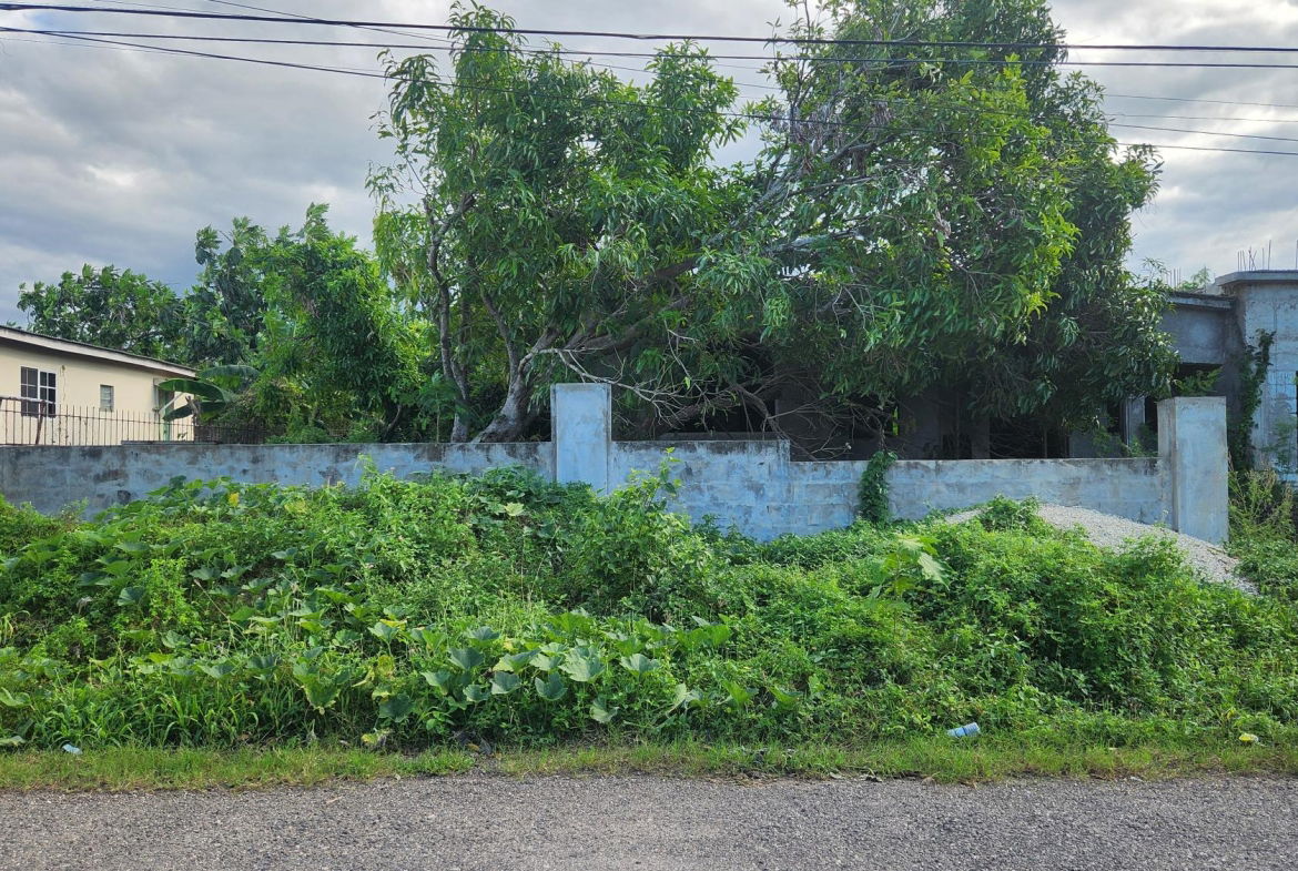 Fifth image of 13 Allen Crescent, Lower Wor in Black River, St. Elizabeth, Jamaica - property is For Sale