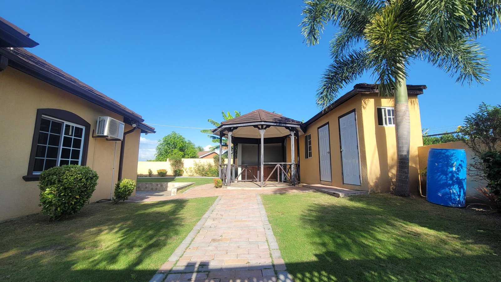 Third image of 949- North New Harbour Bouleva in Old Harbour, St. Catherine, Jamaica - property is For Sale