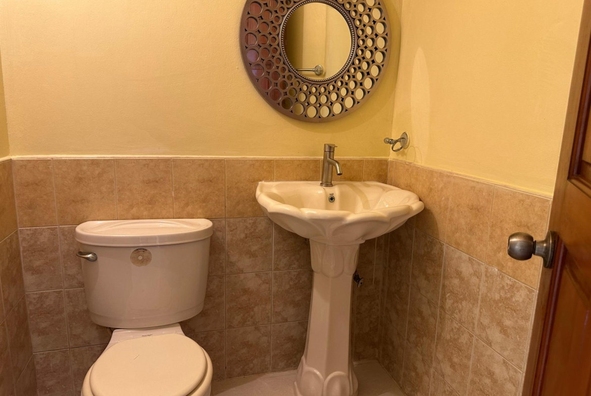 Eleventh image of 17 Dillsbury Avenue, Kingsto in Kingston 6, St. Andrew, Jamaica - property is For Rent
