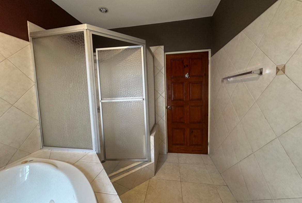 Seventh image of 17 Dillsbury Avenue, Kingsto in Kingston 6, St. Andrew, Jamaica - property is For Rent