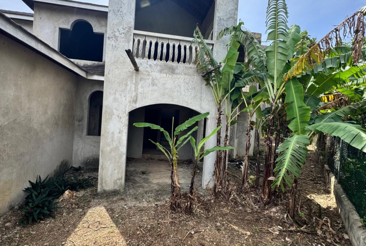 Second image of 15 Mills Close in Colbeck, St. Catherine, Jamaica - property is For Sale