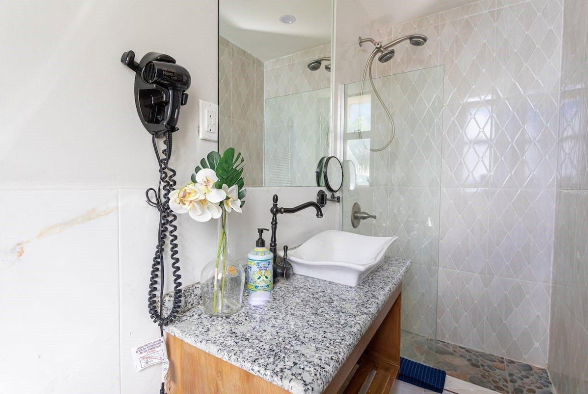 Seventh image of 702- 11 Queens Dr., St. James in Montego Bay, St. James, Jamaica - property is For Sale