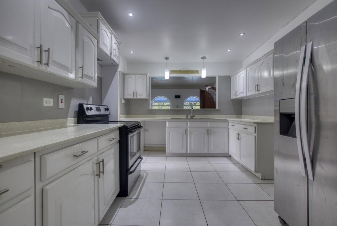 Eleventh image of Manor Park Drive in Kingston 8, St. Andrew, Jamaica - property is For Rent