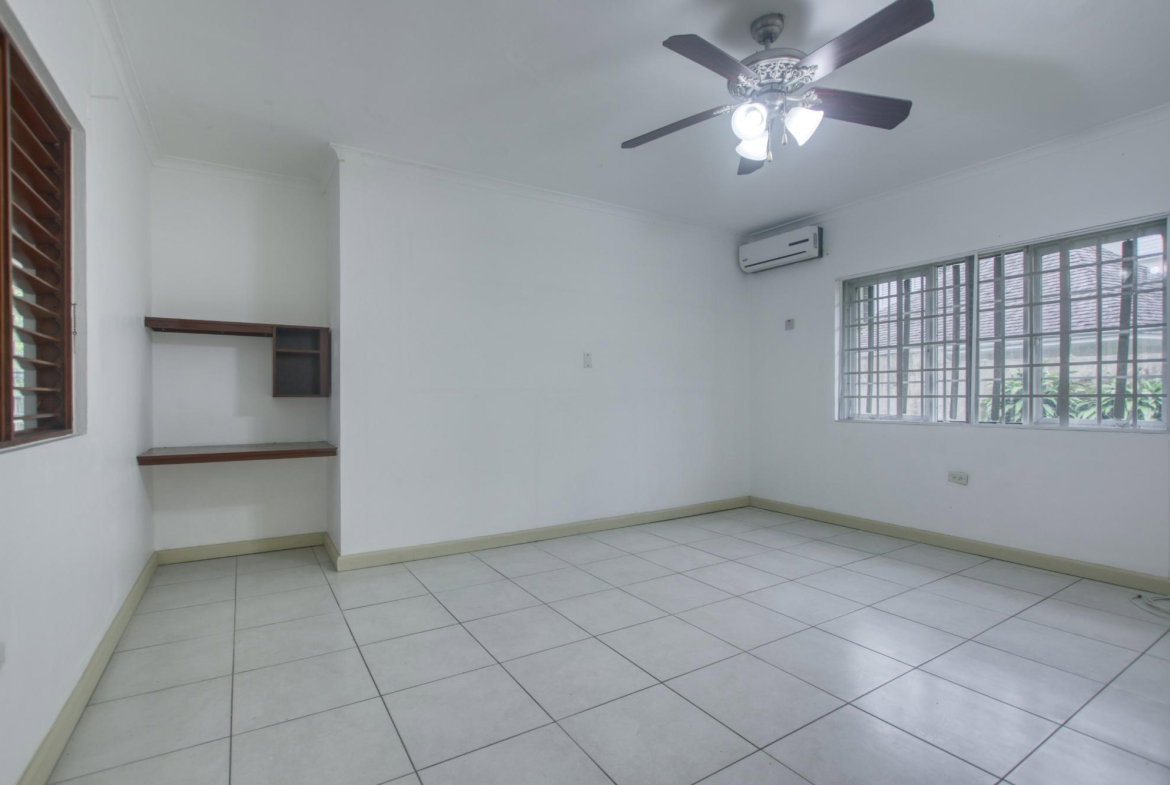 Fifteenth image of Manor Park Drive in Kingston 8, St. Andrew, Jamaica - property is For Rent