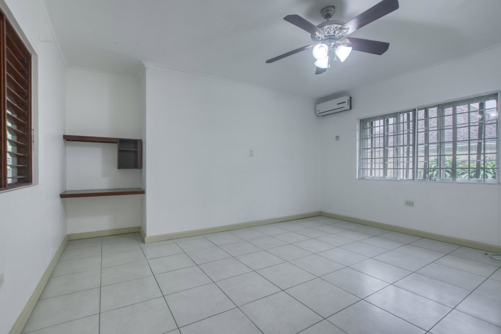 Fifteenth image of Manor Park Drive in Kingston 8, St. Andrew, Jamaica - property is For Rent