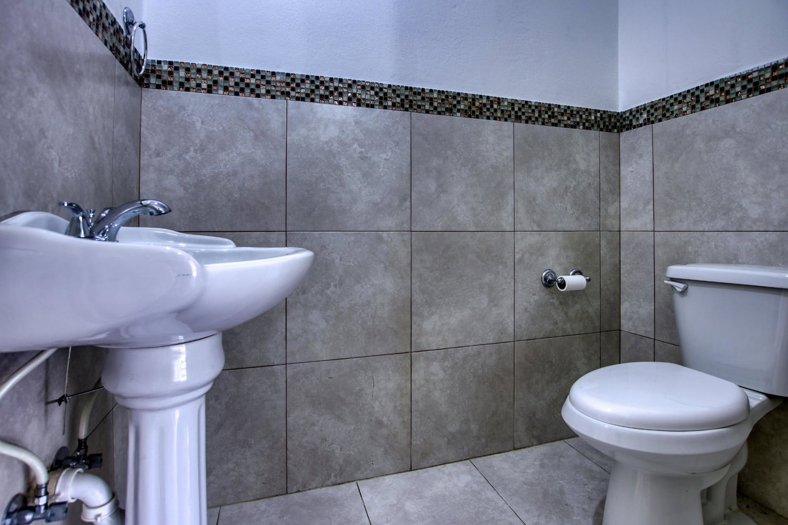 Nineteenth image of Manor Park Drive in Kingston 8, St. Andrew, Jamaica - property is For Rent