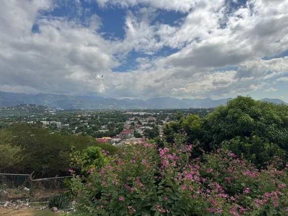 Second image of 31 Elmwood Terrace in Red Hills, St. Andrew, Jamaica - property is For Rent