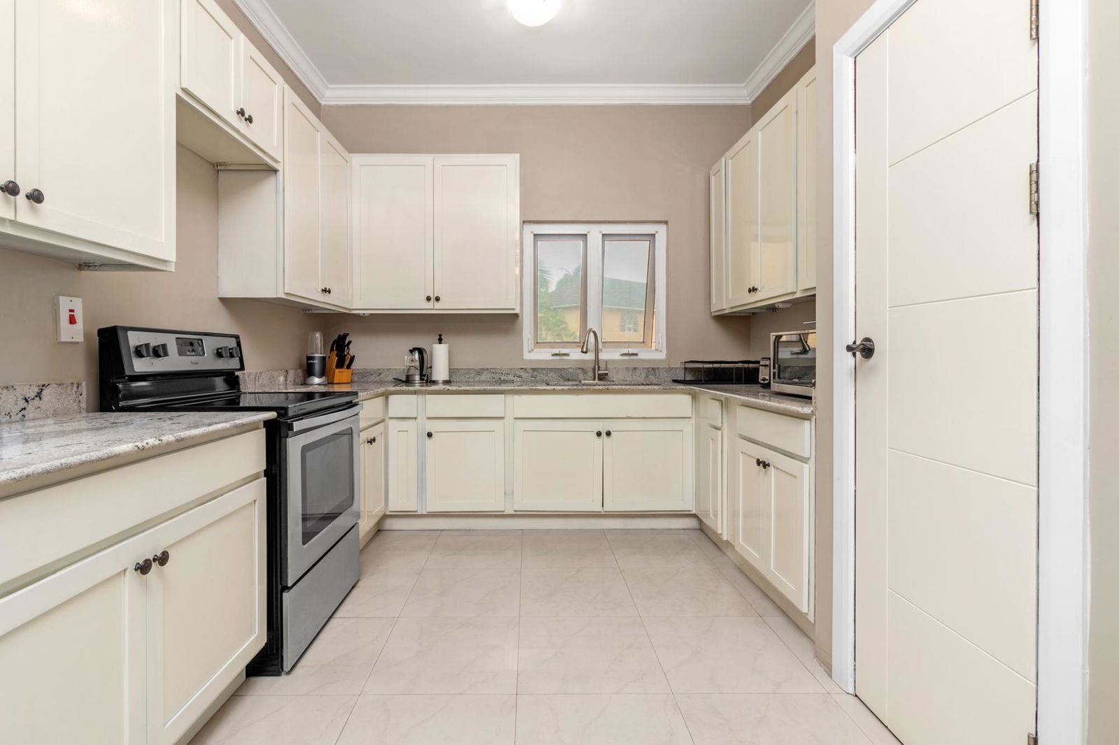 Stunning-Penthouse-Apartment-for-Sale-in-Crystal-Cove-Villas-Ocho-Rios Eleventh image of B3-121 Crystal Cove, Main Street in Ocho Rios, St. Ann, Jamaica - property is For Sale