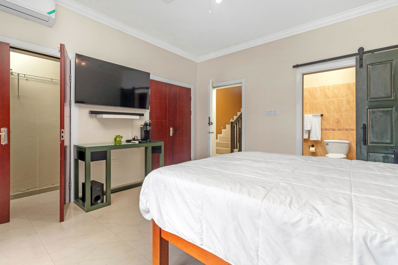 Stunning-Penthouse-Apartment-for-Sale-in-Crystal-Cove-Villas-Ocho-Rios Twentieth image of B3-121 Crystal Cove, Main Street in Ocho Rios, St. Ann, Jamaica - property is For Sale