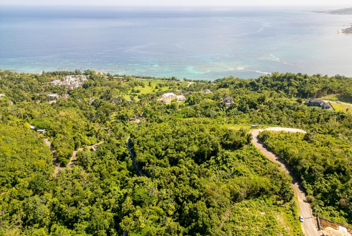 Sixth image of 204 Spring Garden in Reading, St. James, Jamaica - property is For Sale