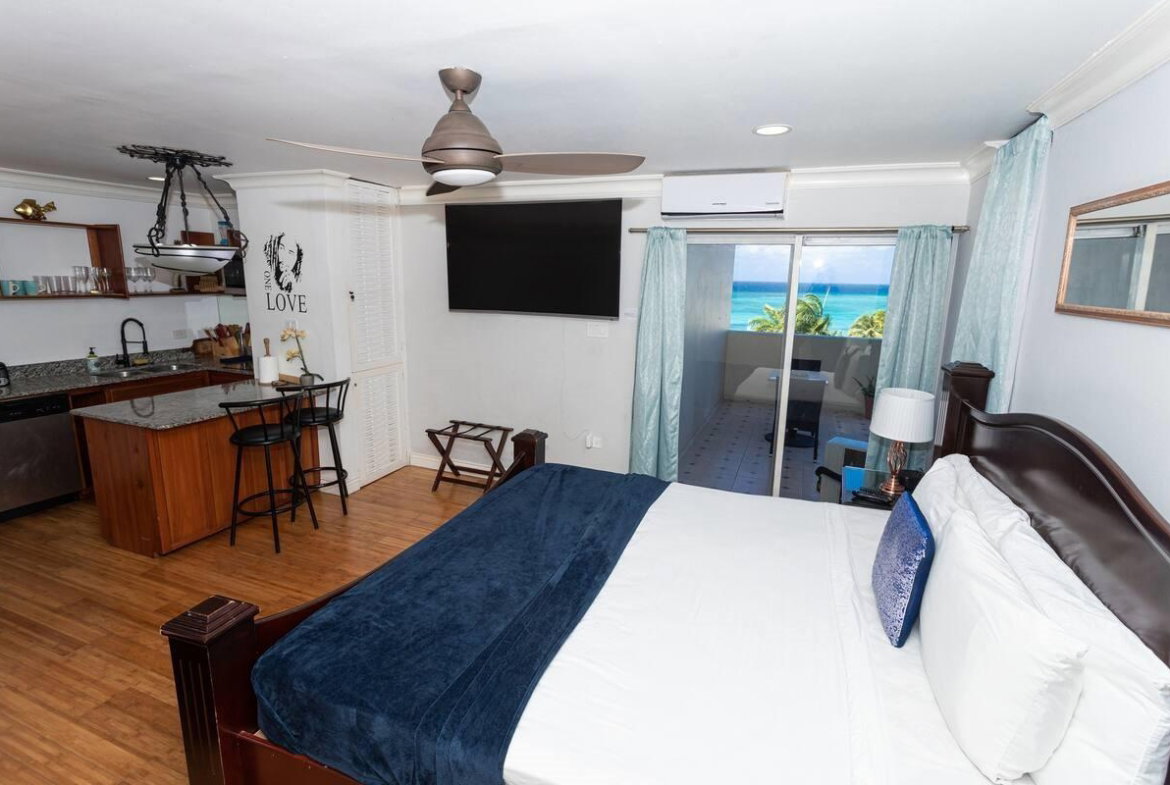 Fifth image of 608- 11 Queens Dr, St. James in Montego Bay, St. James, Jamaica - property is For Sale