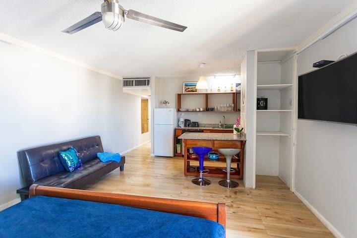 Eleventh image of 808- 11 Queen's Dr, St. James in Montego Bay, St. James, Jamaica - property is For Sale