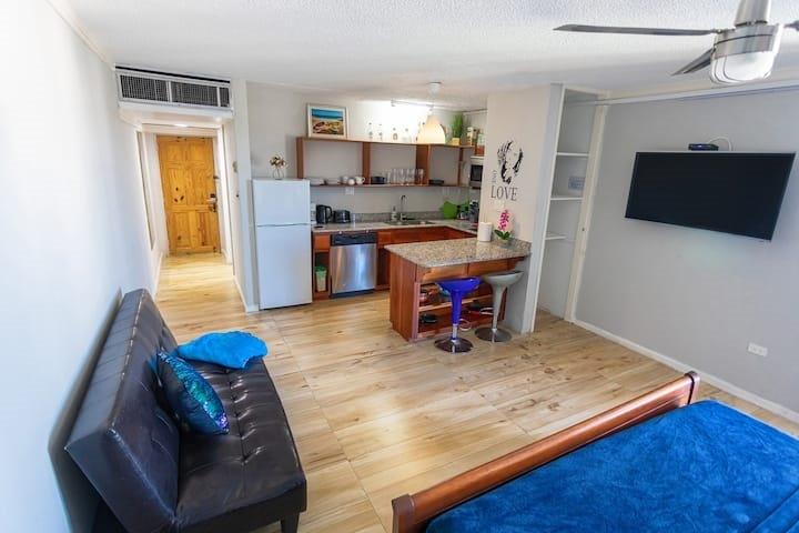 Fifth image of 808- 11 Queen's Dr, St. James in Montego Bay, St. James, Jamaica - property is For Sale