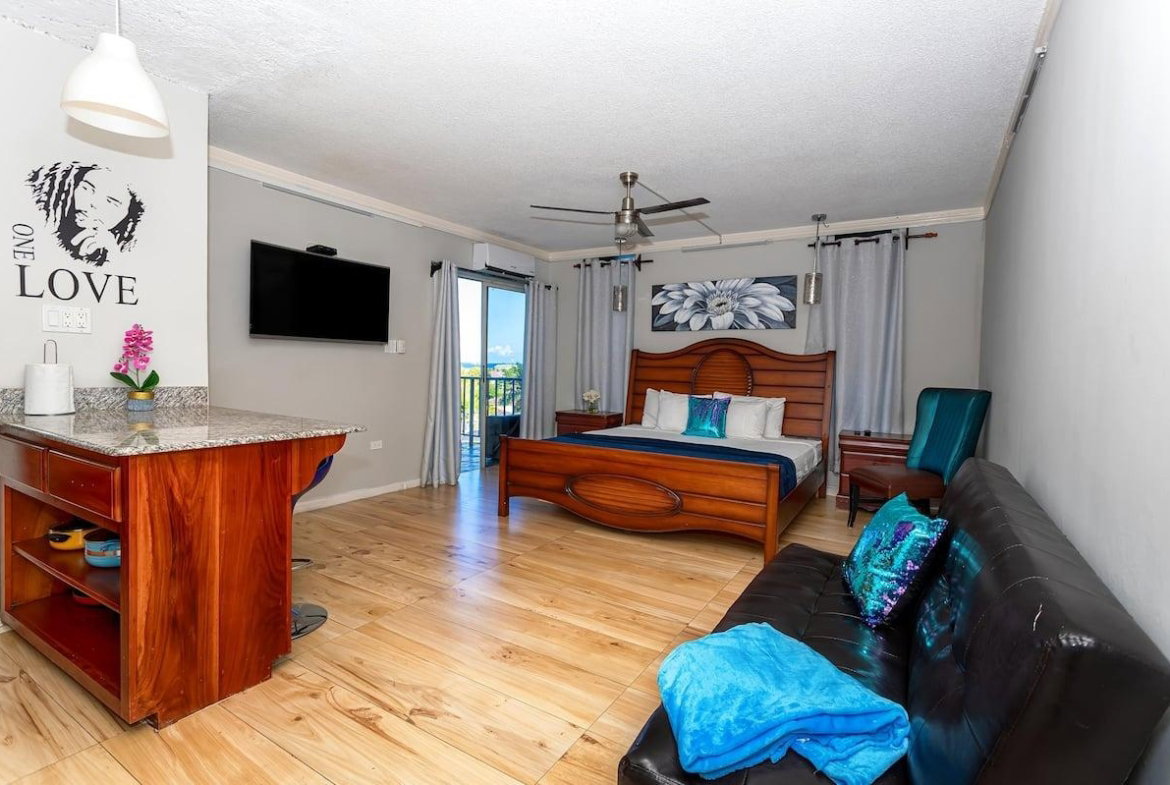Eighth image of 808- 11 Queen's Dr, St. James in Montego Bay, St. James, Jamaica - property is For Sale