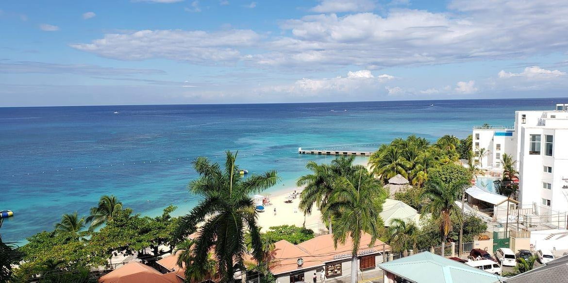 Eighth image of 706- 11 Queen's Dr, St. James in Montego Bay, St. James, Jamaica - property is For Sale
