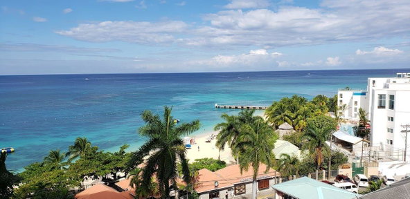 Eighth image of 706- 11 Queen's Dr, St. James in Montego Bay, St. James, Jamaica - property is For Sale