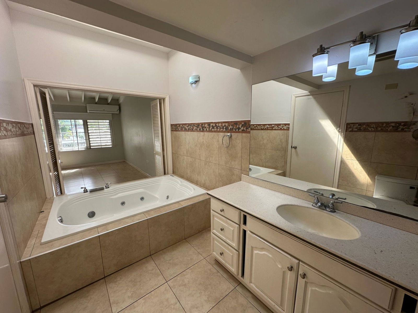 Stunning-Townhouse-for-Sale-in-Jacks-Hill-Mews-Kingston-6 Twenty-Second image of 17-2 Jacks Hill Road in Kingston 6, St. Andrew, Jamaica - property is For Sale