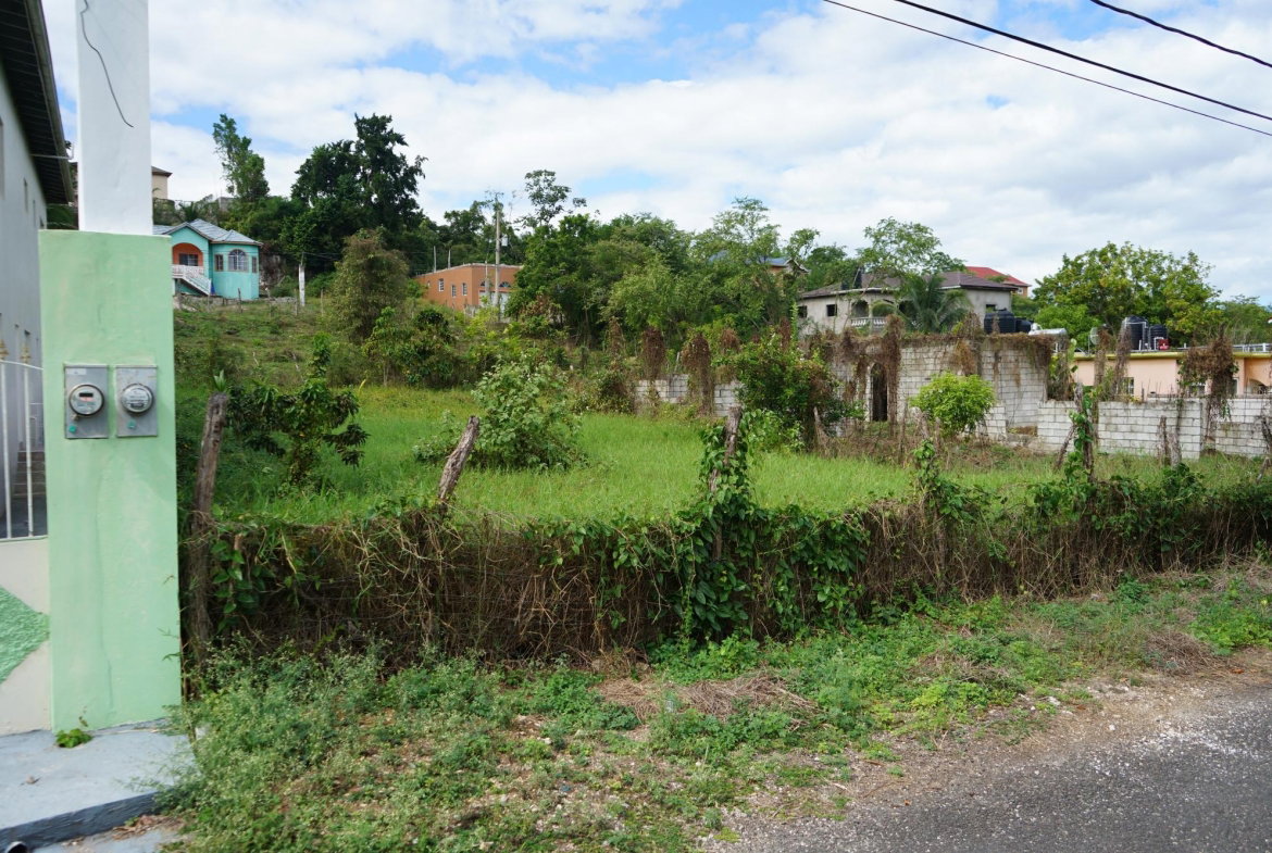 Second image of 252 Bybrook Park in Santa Cruz, St. Elizabeth, Jamaica - property is For Sale
