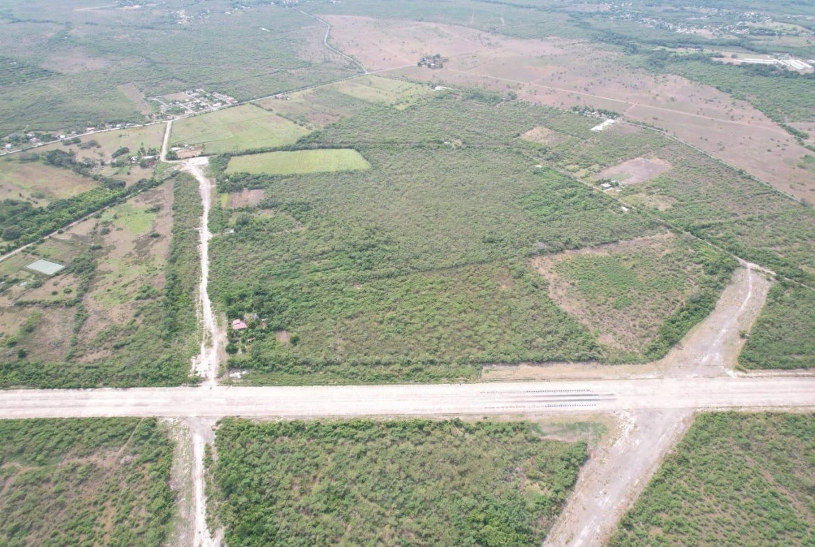 Fourth image of 13 Fort Simonds in Gimme Me Bit, Clarendon, Jamaica - property is For Sale