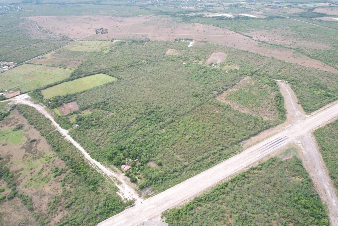 Sixth image of 13 Fort Simonds in Gimme Me Bit, Clarendon, Jamaica - property is For Sale