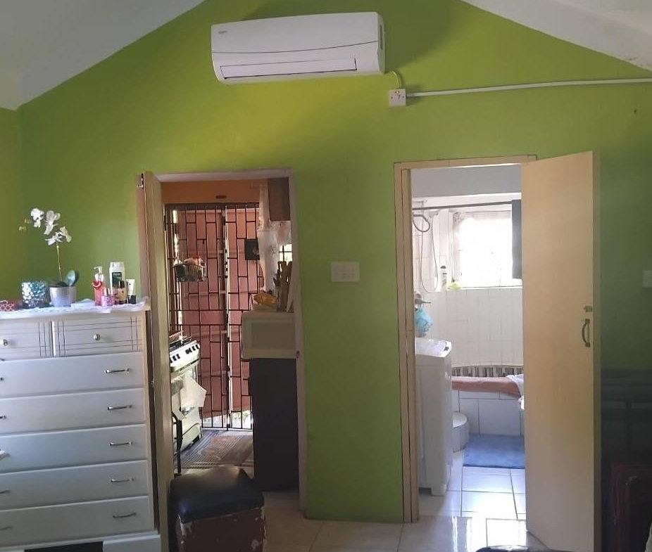 Tenth image of 162 Mewton Close in Spanish Town, St. Catherine, Jamaica - property is For Sale