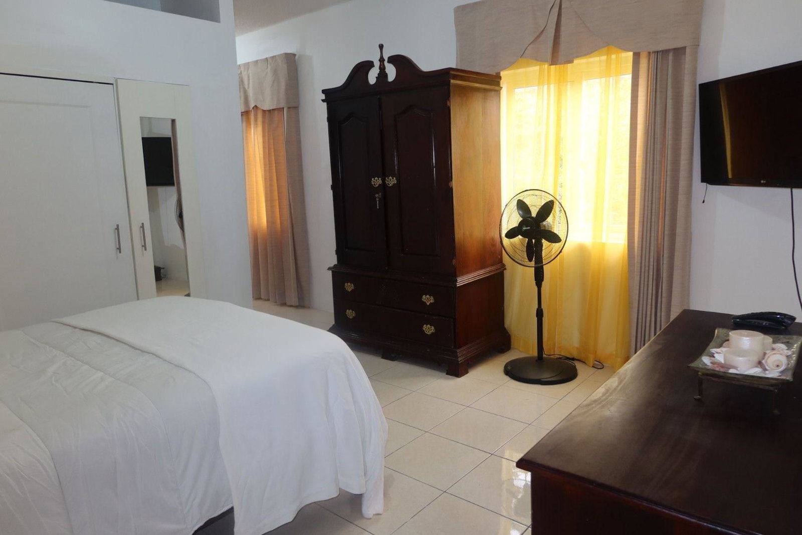 Beautiful-3-Bedroom-Townhouse-for-Rent-in-Pines-of-Karachi-Jamaica Twelfth image of 11 Lignum Vitae Drive in Kingston 6, St. Andrew, Jamaica - property is For Rent
