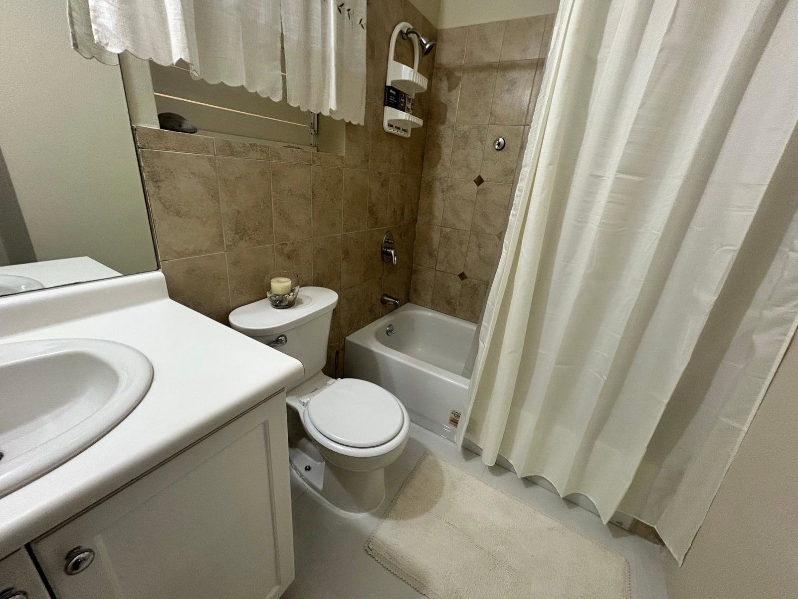 Thirteenth image of 12-31 Wellington Drive in Kingston 6, St. Andrew, Jamaica - property is For Rent