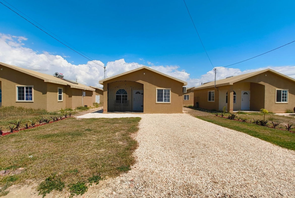 Second image of Phoenix Village 2 in Phoenix Park, St. Catherine, Jamaica - property is For Rent
