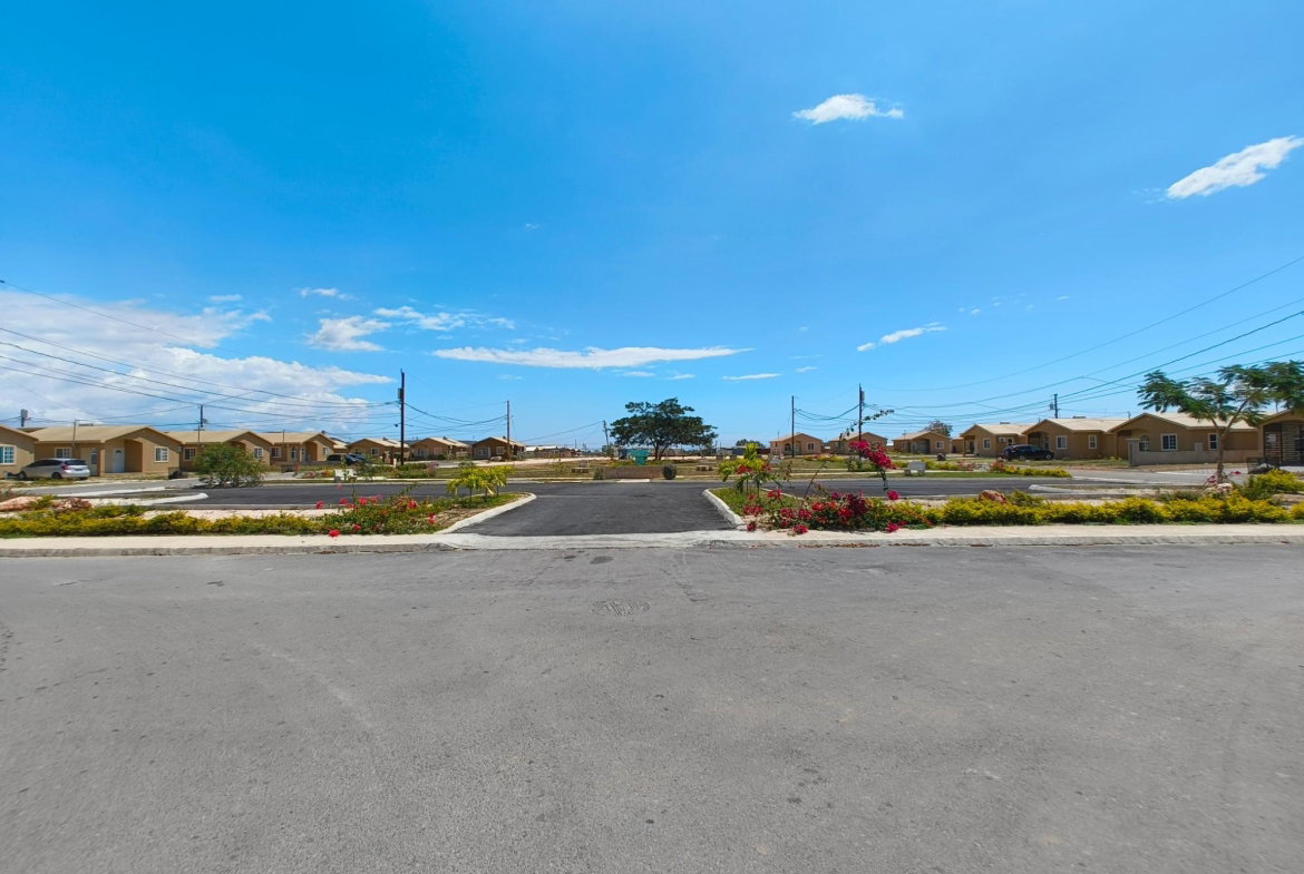 Twenty-Fourth image of Phoenix Village 2 in Phoenix Park, St. Catherine, Jamaica - property is For Rent