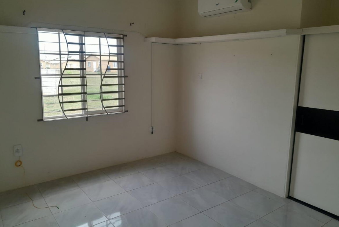 Seventh image of Lot # 1782-35 Seaside Circle in Greater Portmore, St. Catherine, Jamaica - property is For Rent